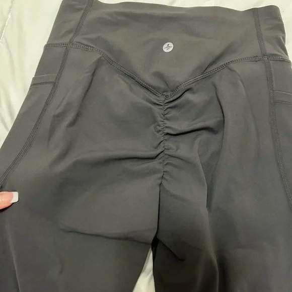 HALARA NWT UltraSculpt Leggings butt lifting - Picture 11 of 14